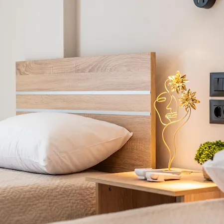 The Neptunian Apartment *