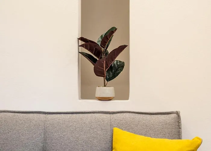 The Neptunian * Cós